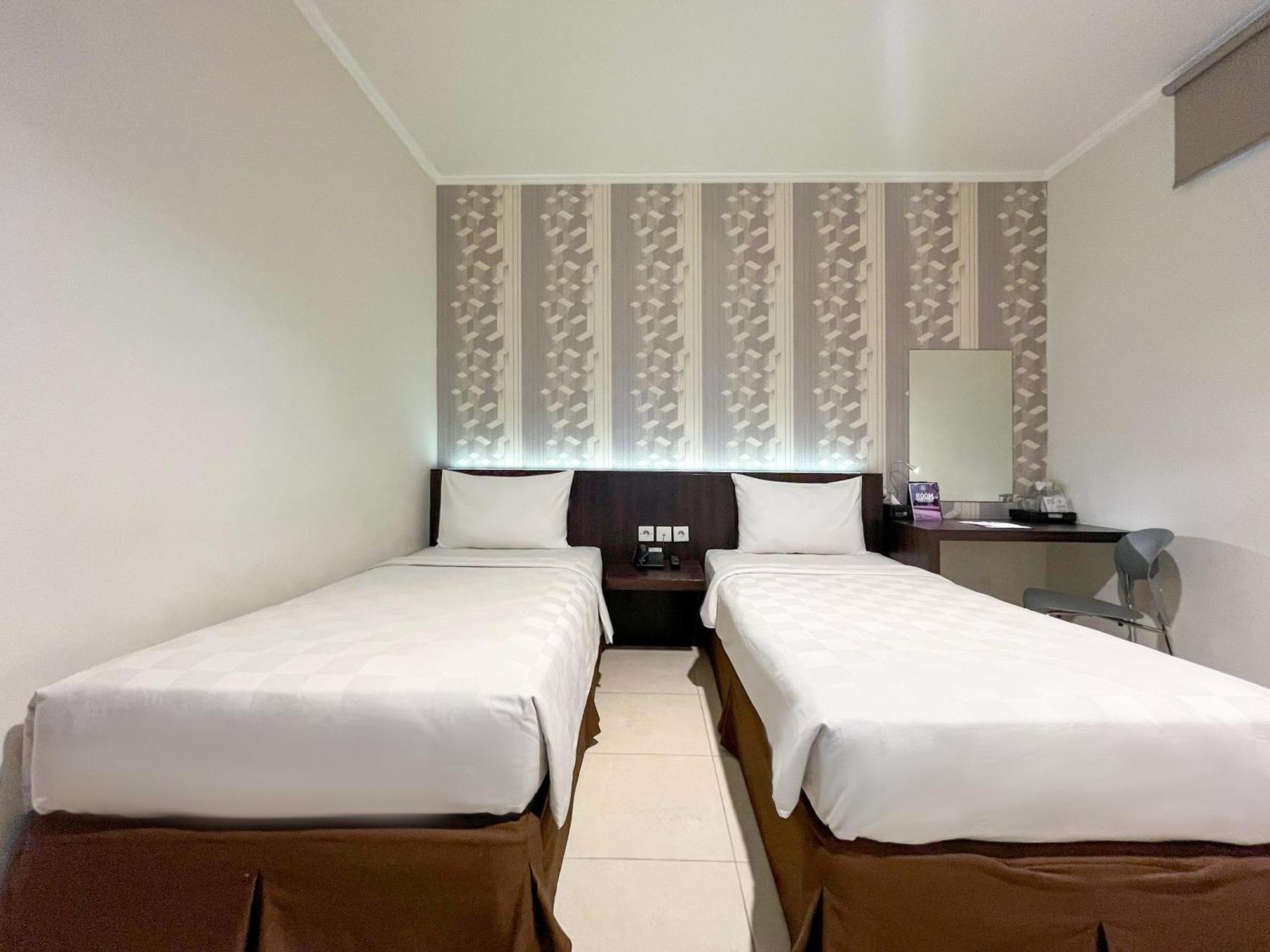 Hotel 88 Embong Kenongo - Kayun By Wh Surabaya Exterior photo